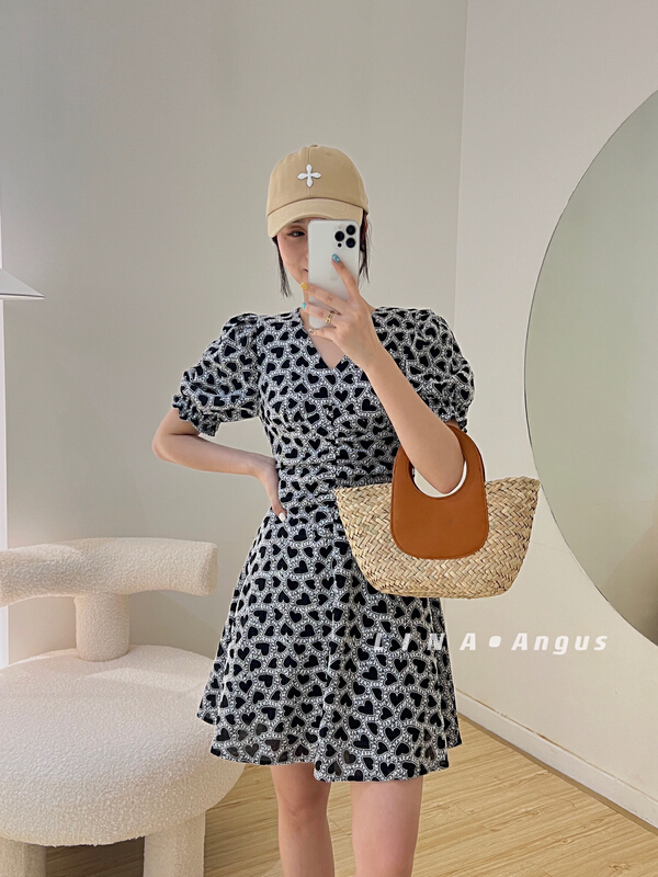 [Lina] advanced embroidered love V-neck narrow waist dress 0171\hjy