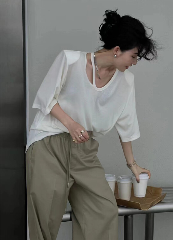 [Yan Zhen] exposed collarbone, careful machine, sexy short sleeve T-shirt 98825\pcz