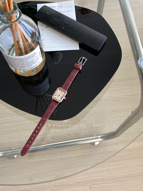 [event with you] retro Korean square female ins minority watch d9152\lsw