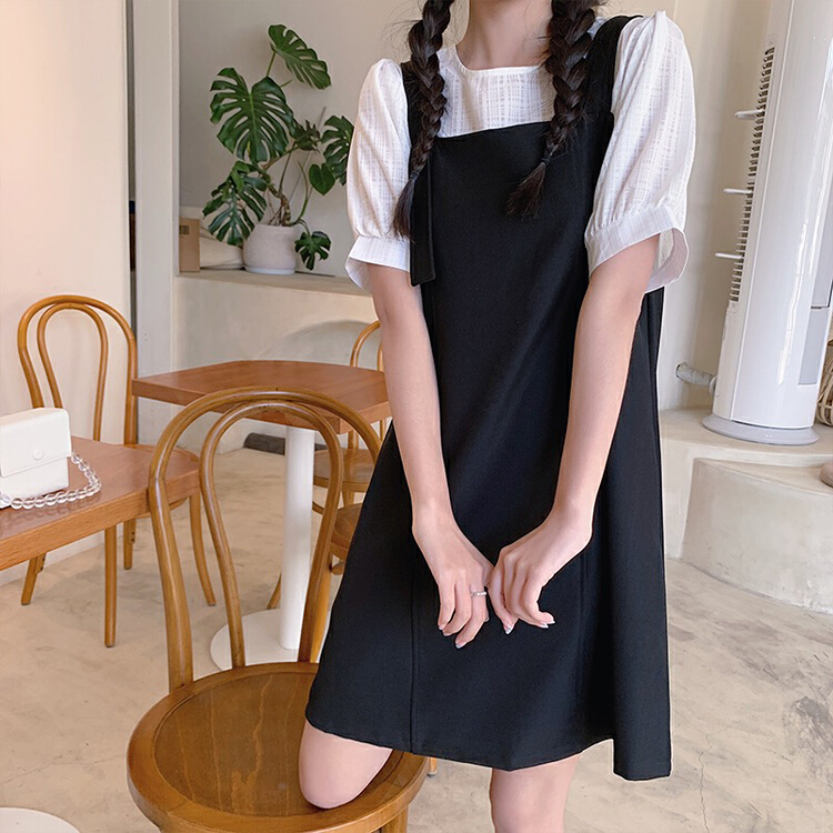 [Kiki studio] simple loose shirt + fashionable strap skirt set 5935\hjy