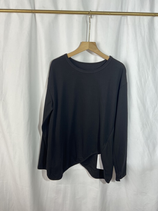 [Yi show shop] round neck simple niche long sleeve T-shirt 1571\cl