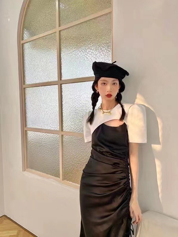 [yipinhan] net red ultra short T-shirt with short sleeves outside + spice girl long suspender dress set 8989\pcz