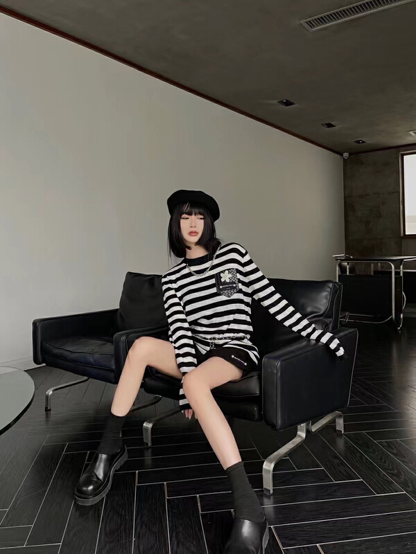 New year in early spring! [rich people] casual round neck pocket jacquard long sleeve T-shirt (with removable chain) 1028\pcz