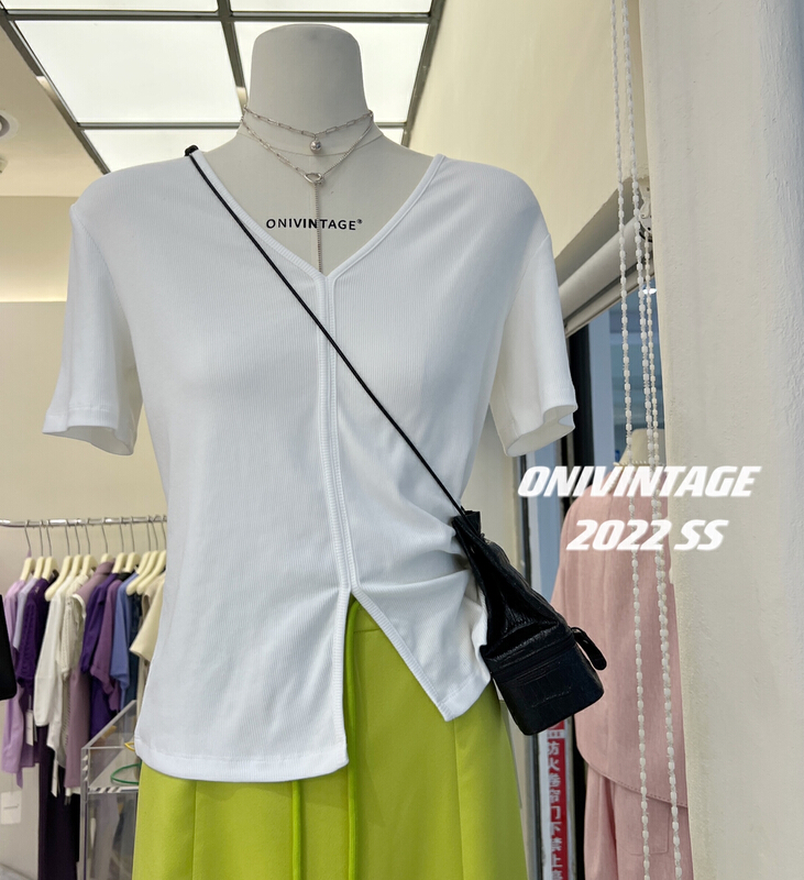 [onivinage oni] simple slim fitting V-neck short sleeve T-shirt ul222z5001\cqw