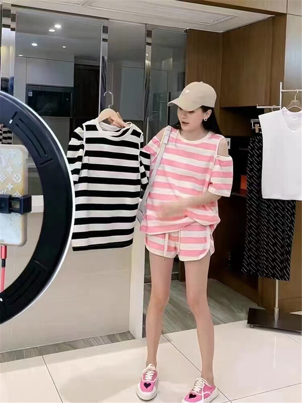 [pepper] simple off shoulder stripe Top + Elastic Waist Shorts Set 388\pcz
