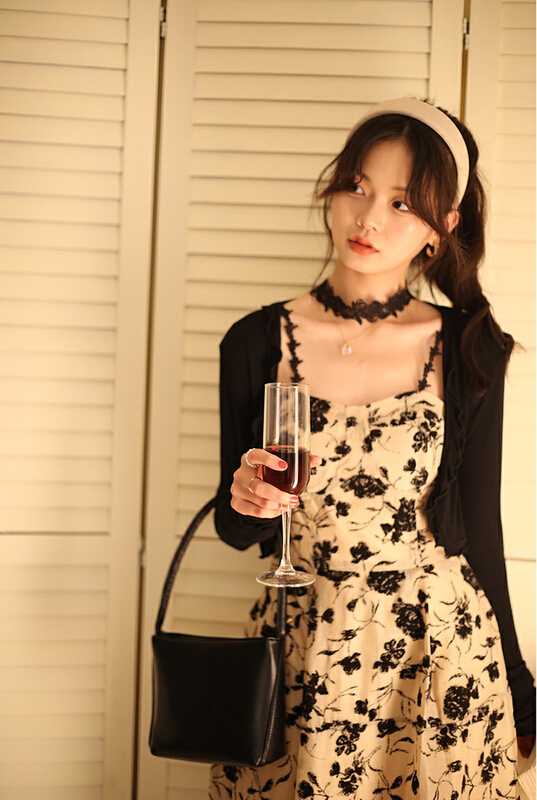 [y.jia EJA] simple knitted cardigan floral skirt suit (with Lace Necklace) 8027