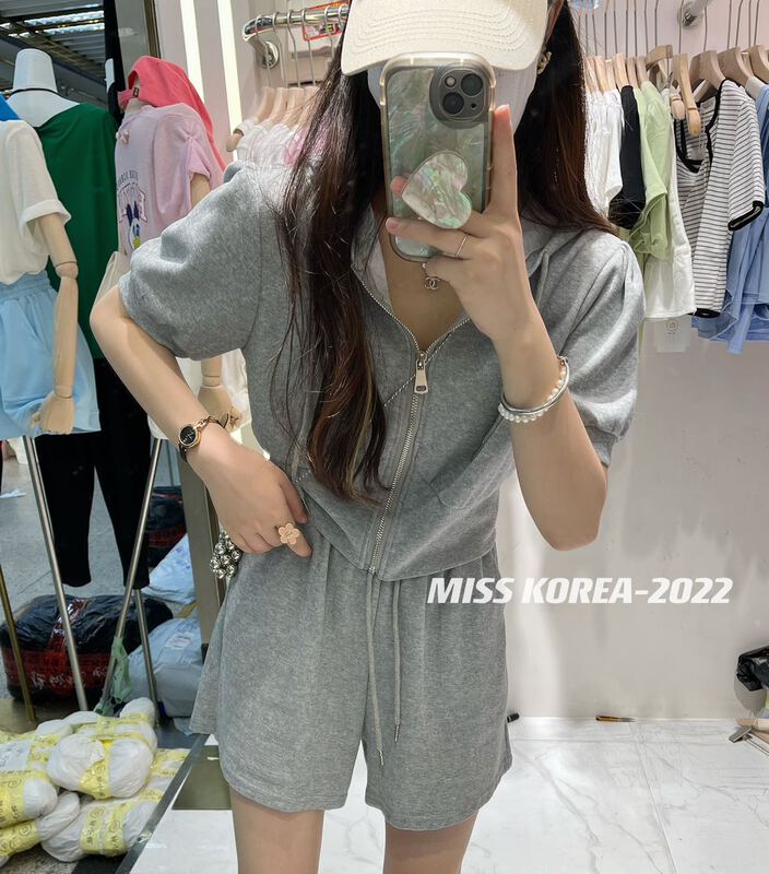 [Miss Korea] simple and versatile hooded casual Top + Elastic Waist Shorts Set 6798\hbx
