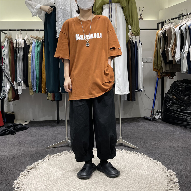 [original by hnhl] letter hole breaking comfortable Korean Short Sleeve T-shirt 17898\l