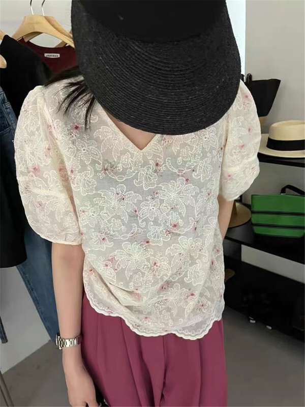 【E】 Bubble sleeve embroidered niche shirt 032\y