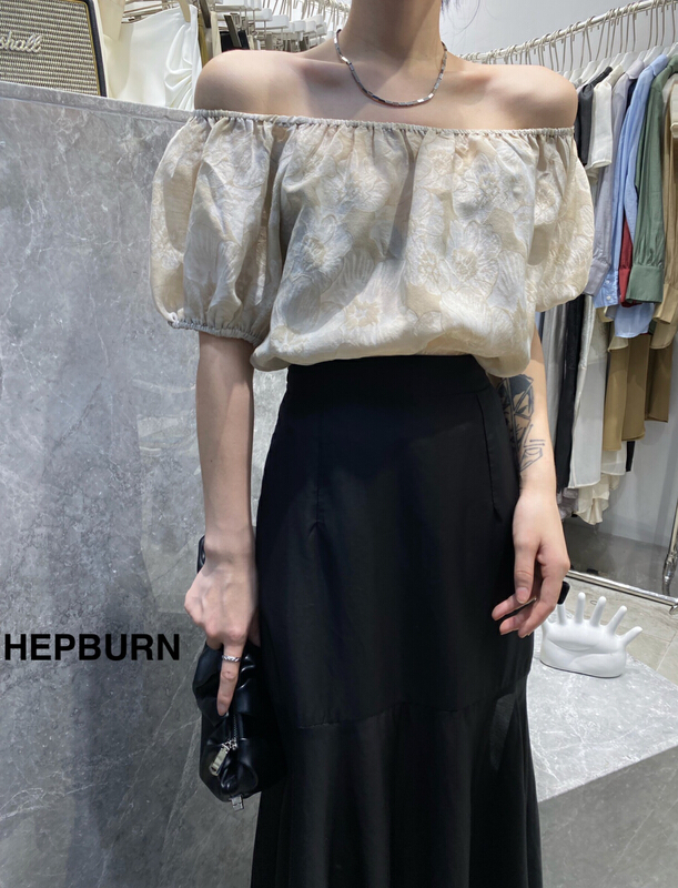 [Hepburn Hepburn] high grade big brand textured Tencel off shoulder shirt 3777\l