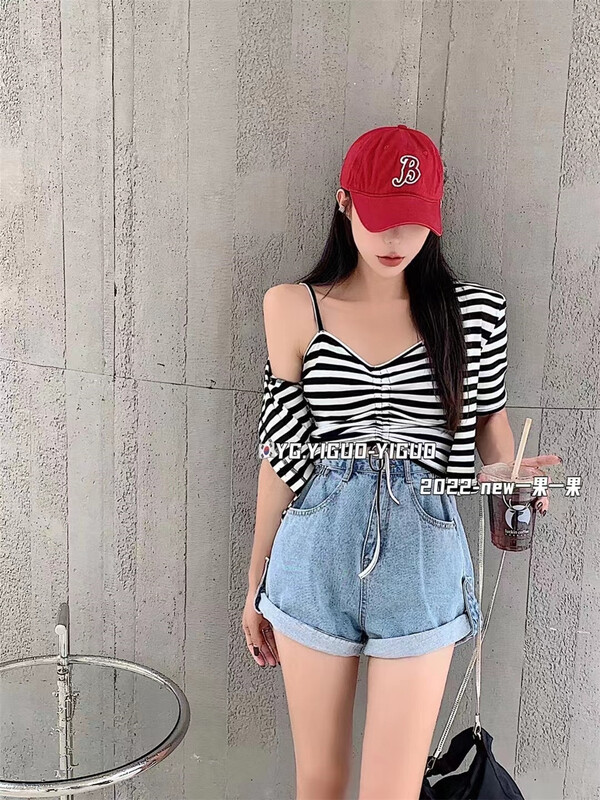 [yiguoyiguo] Korean stripe fashion knitted cardigan (with vest) 3819\pcz