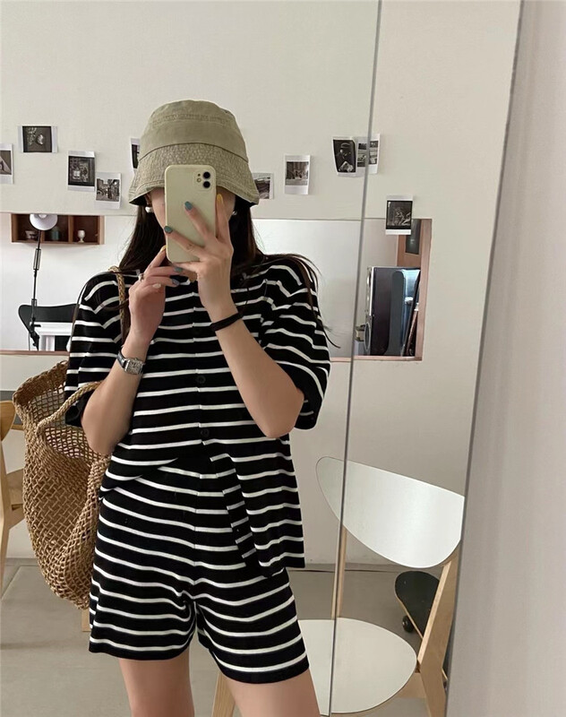 [fifteen] Polo neck black and white stripe T-shirt + elastic waist comfortable casual Shorts Set 9120\lsw