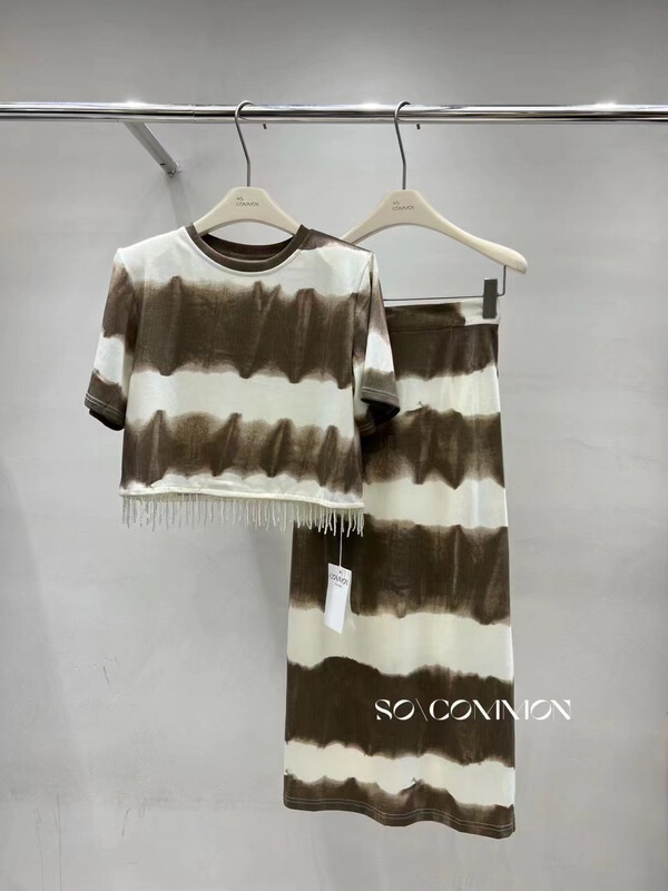 [badmoon] color blocked round neck fashion short sleeve T-shirt + high waist skirt set 1610\lsw