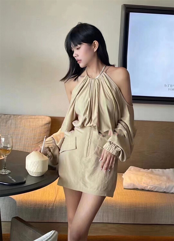 [Yan Zhen] solid color hanging neck long sleeve shirt + high waist slim skirt suit 67223\pcz