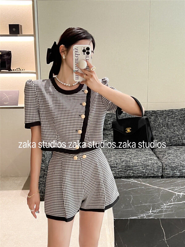 [Zaka] diagonal button Fashion Top + comfortable high waist casual Shorts Set 58328\ll