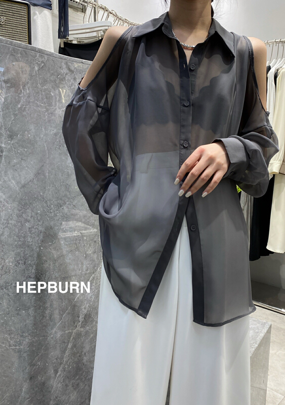 In early summer! [Hepburn] loose solid color versatile off shoulder sunscreen shirt ys3-808\l