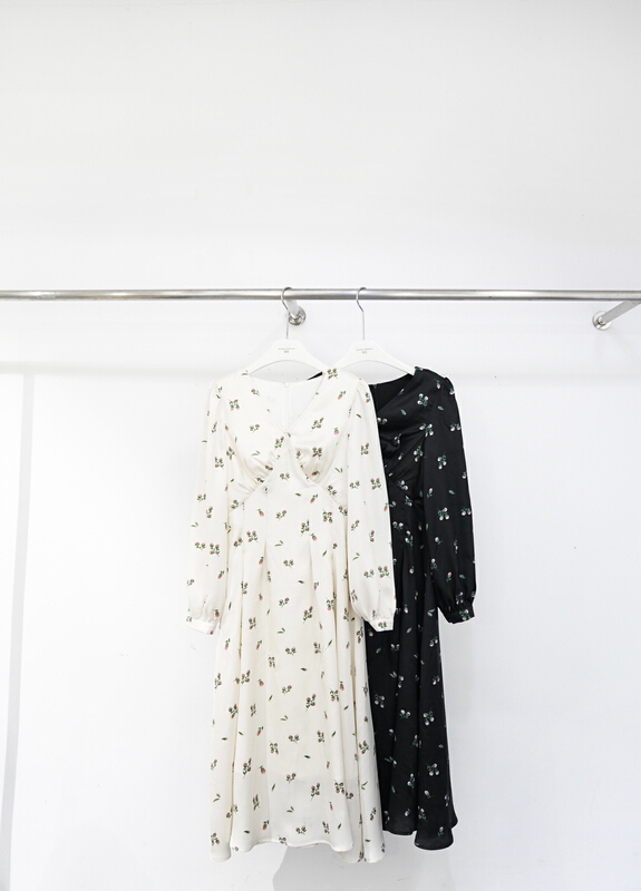 New year in early spring! [onivinage oni] V-neck floral waist dress ol222o4594\zxl