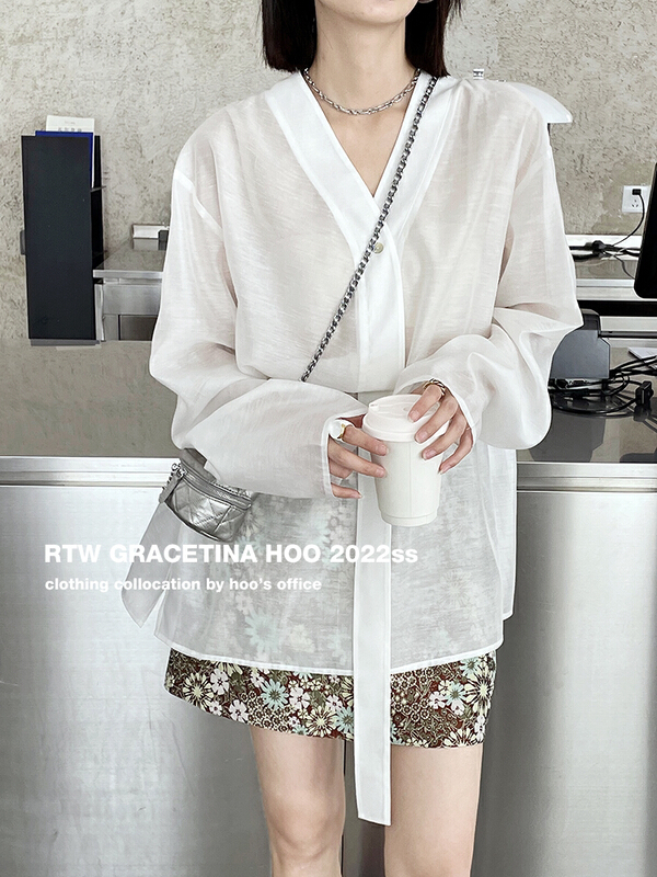 [gracetina Hoo] Tencel V-neck ribbon design silhouette shirt cs5186