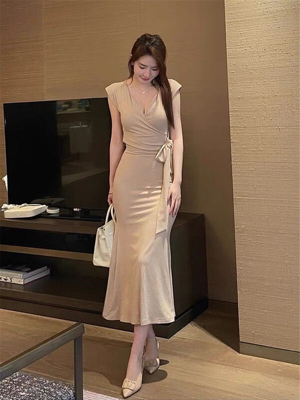 [small vegetable seedlings] pure desire deep V-band waist closing slim dress 8670\wpl