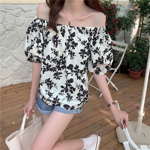 Floral Shirt women's design sense off shoulder collarbone top summer 2022 new aging foreign style belly covering shirt