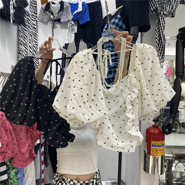 [small vegetable seedlings] fresh and simple square neck printed lace up shirt 8682\wpl