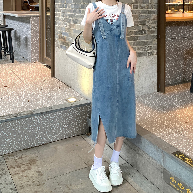 Real auction real price 2022 summer new design sense V-neck straight tube loose aging denim strap dress