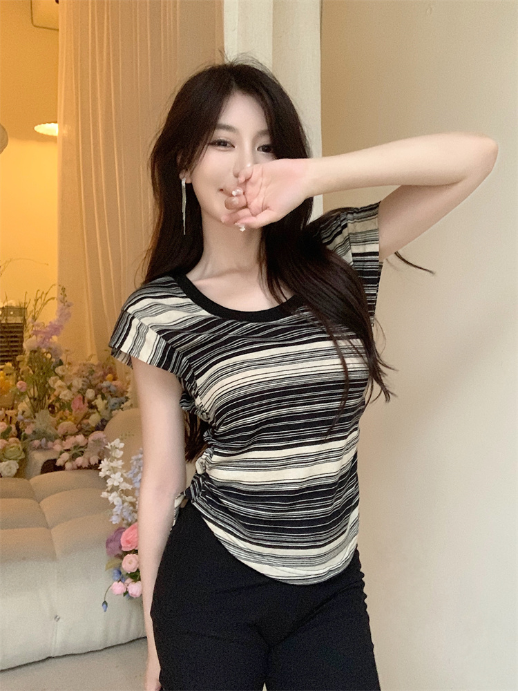 Real price and real shooting new flying sleeve shirt fold round neck black and white stripe short sleeve T-shirt