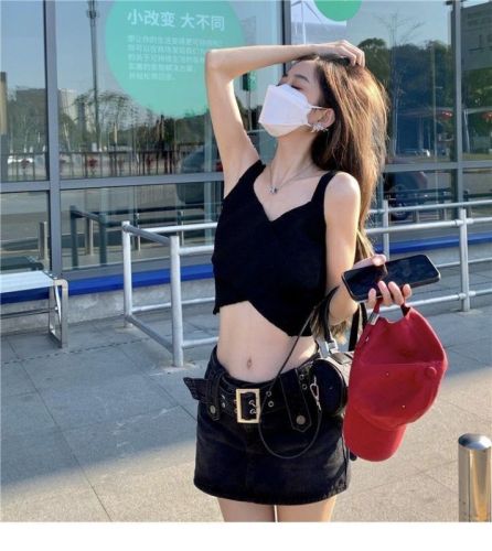 French cross V-neck chic small suspender vest women's summer 2022 new outerwear bottoms hot girls' top