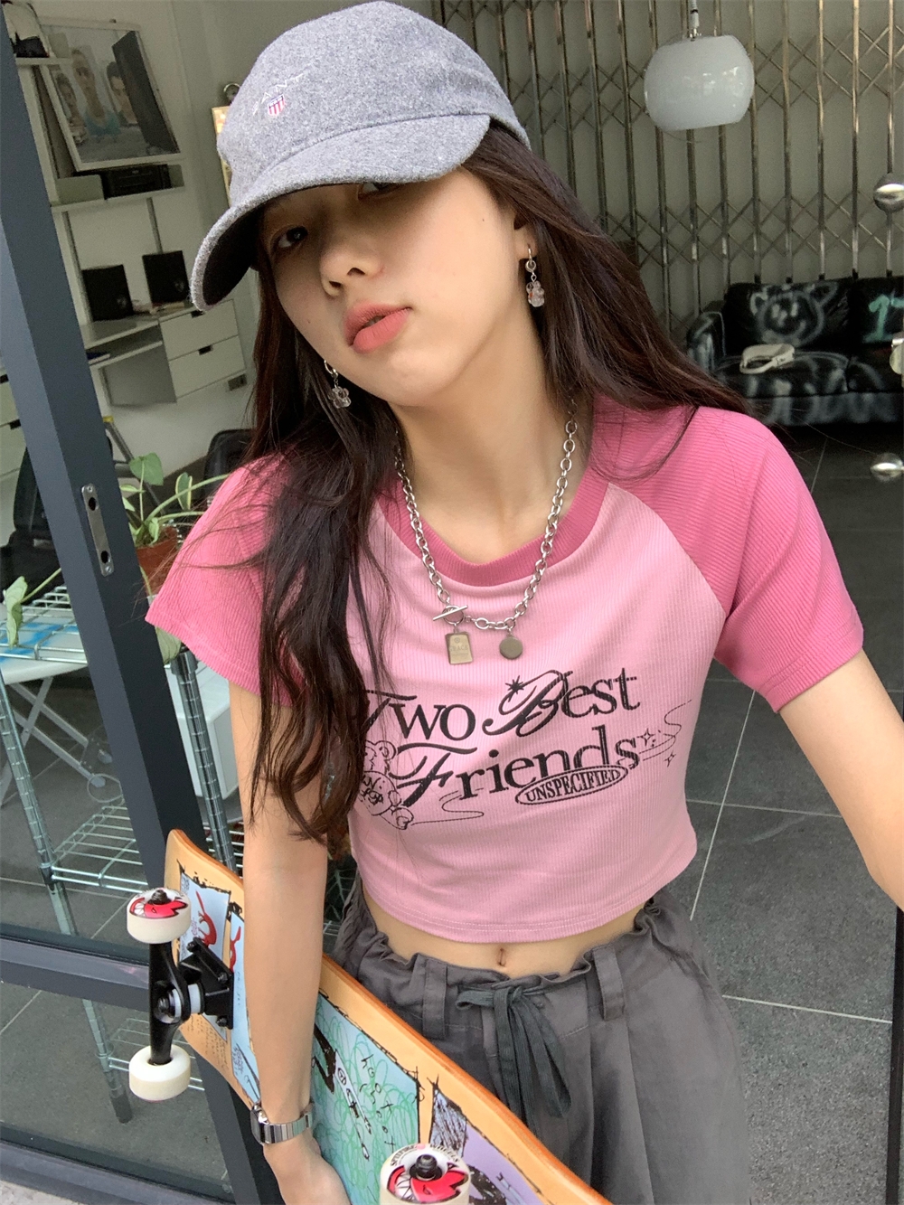 2022 new short navel exposed English printed T-shirt summer Korean hot girls loose thin short sleeved women