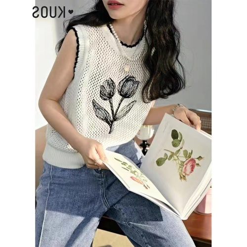 A sense of design a small minority thin cut jacquard knit vest for women in summer wear a short thin loose white vest