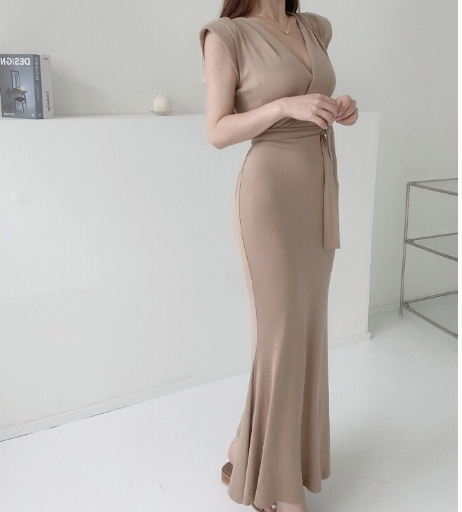 [xinyuanjieyi Xinyuan dressing] retro shoulder pad lace up sleeveless V-neck waist dress 599\pcz