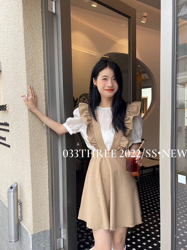 [033three] Korean simple shirt + age reducing loose strap skirt suit 8201\lsl