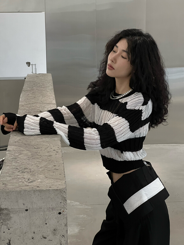 [all in] Korean hollow out design short sunscreen shirt 2078\ozq