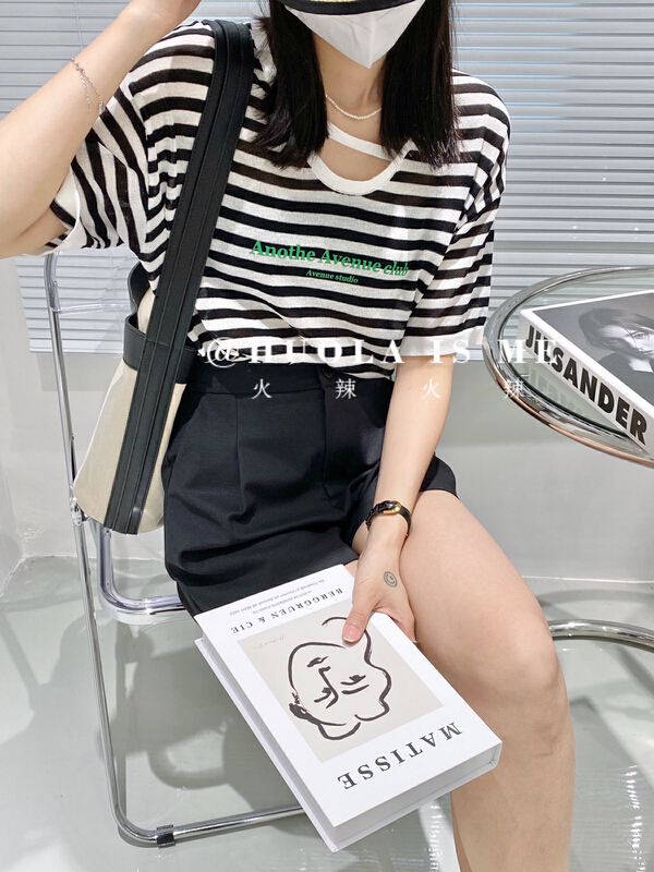 New summer style! [hot Huola is me] small design sexy temperament fashionable female short sleeve T-shirt 7616\cqw