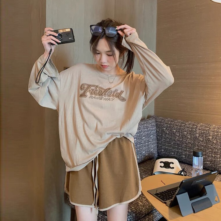 [wht] letter Khaki sunscreen + Elastic Waist Shorts Set 6052\wtt