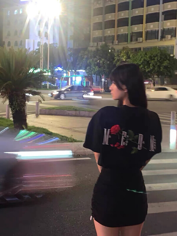 [x · h studio] MEDM Rose Embroidery m standard flower short sleeve T-shirt 993\ozq