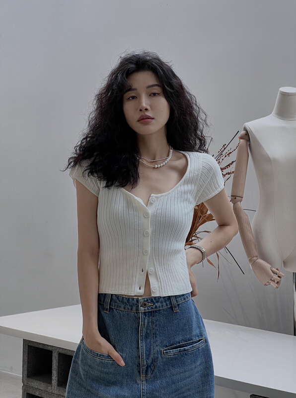 [all in] sexy spice girl U-neck slim fitting shirt 2079\ozq