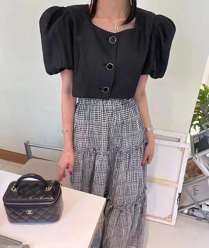 [31 fashion] Korean embossed bubble sleeve Square Neck Shirt 81688\hjy