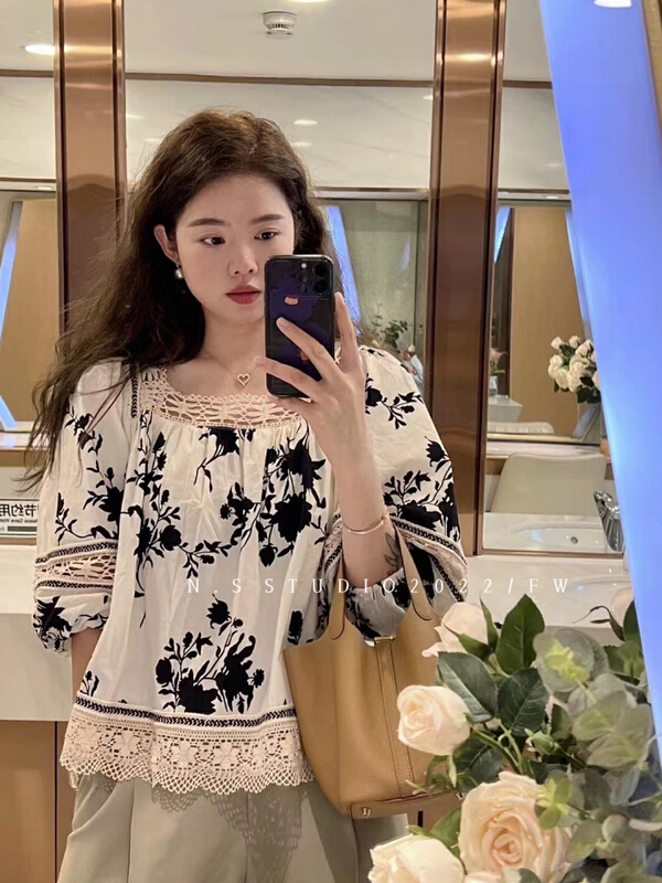 [N.S] retro style square neck print stitched hollow out lace blouse 8526\wpl