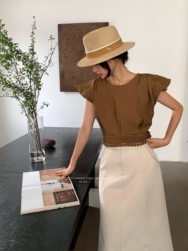 [neihe] lace edge temperament Feifei sleeve blouse 22363