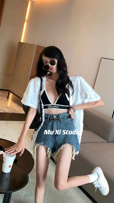 [Muxi] Korean fashion hole breaking fashionable denim shorts (with belt) 5089\wpl