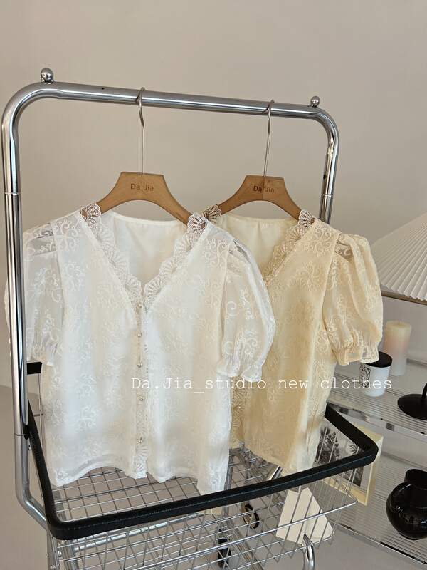 [Dajia] Korean lace V-neck shirt 22562\zxx