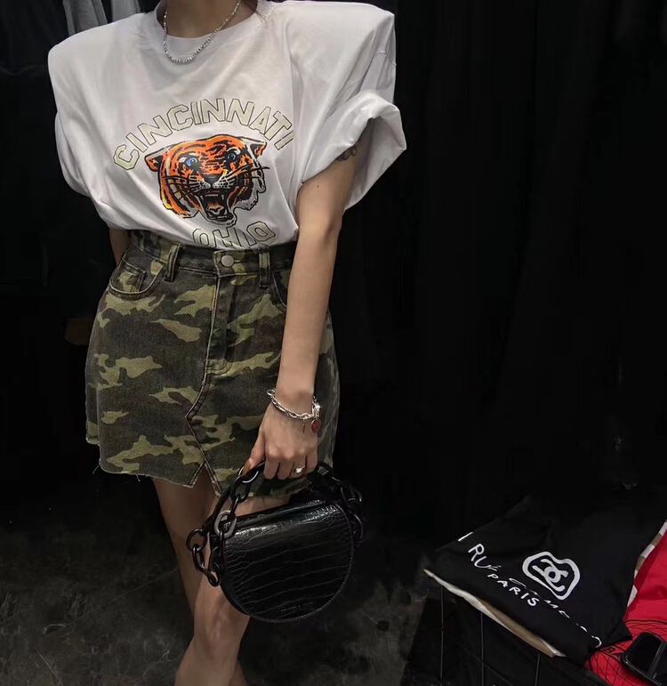[buyer's strict selection - God of wealth] loose fashion pattern shoulder pad short sleeve T-shirt 1701\cl