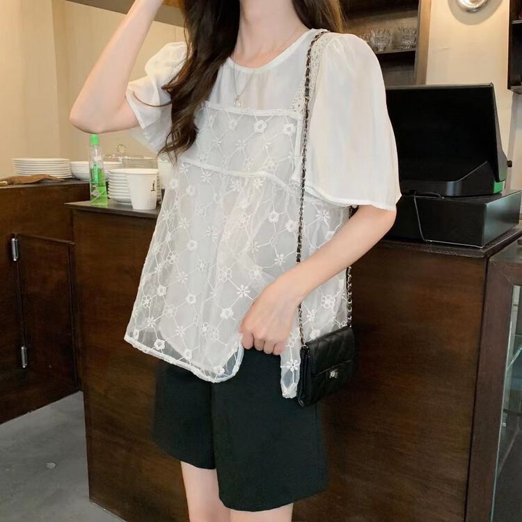 [Duomi] French embroidered suspender LACE VEST + bubble sleeve simple round neck blouse set 8956\zxl