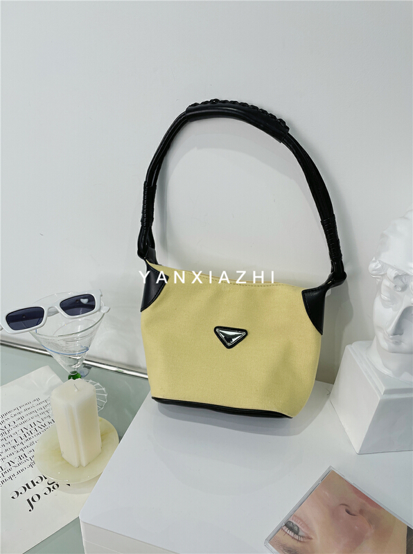 [introduction] retro contrast icon shoulder bag 203-3528\ccl