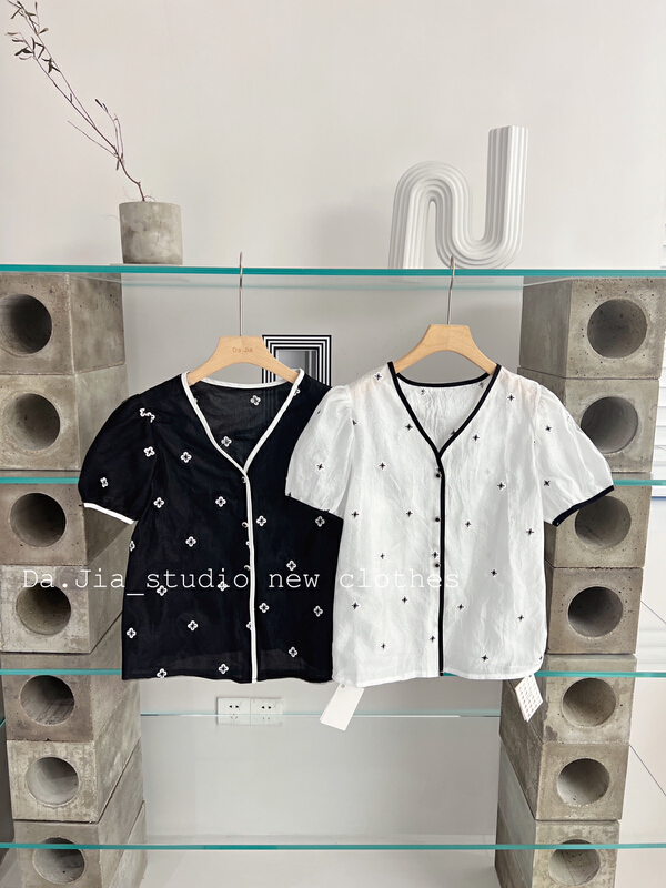 [Dajia]] V-neck sweet temperament shirt 22560\zxx