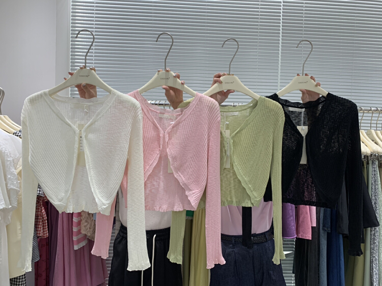 [going] V-neck solid color fashion knitted cardigan 3915\hyy