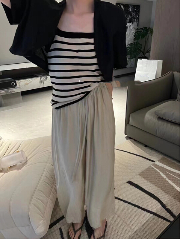 [lidada] Korean Short cardigan + striped suspender Vest + comfortable casual pants three sets 2499\hbx