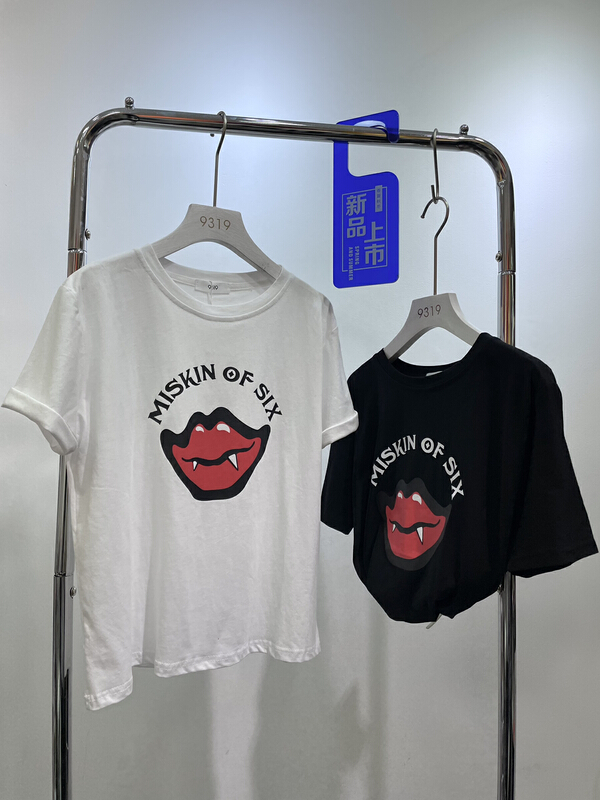 [9319] casual red lip letter short sleeve T-shirt 8058\l