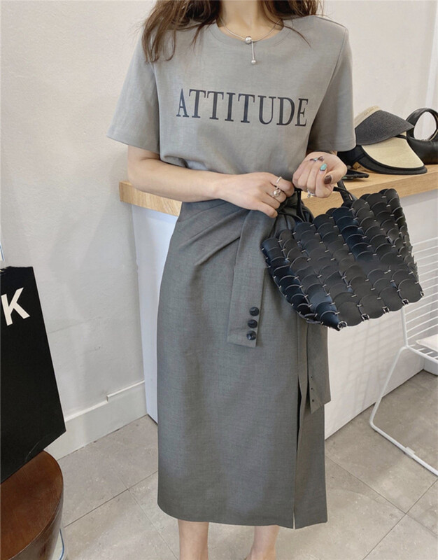 [Lina] round neck letter printed short sleeve T-shirt + medium length skirt set 8993\zxx